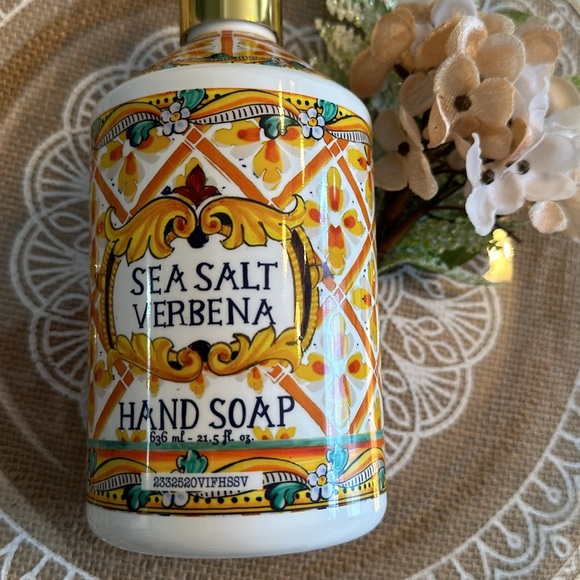 VILLA FLORA HAND SOAP 21.5oz YOU PICK (FOUR SCENTS) NEW - Picture 2 of 2